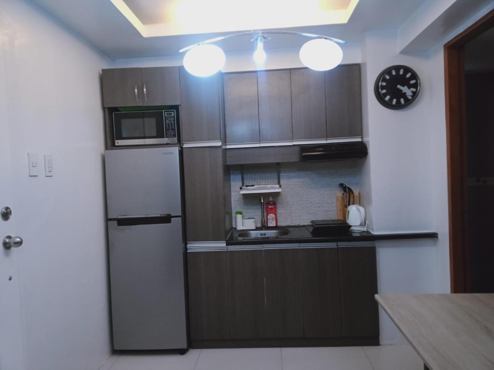 2 Bedrooms Units Forbes Area 5Th Avenue Bgc Center Маніла Екстер'єр фото