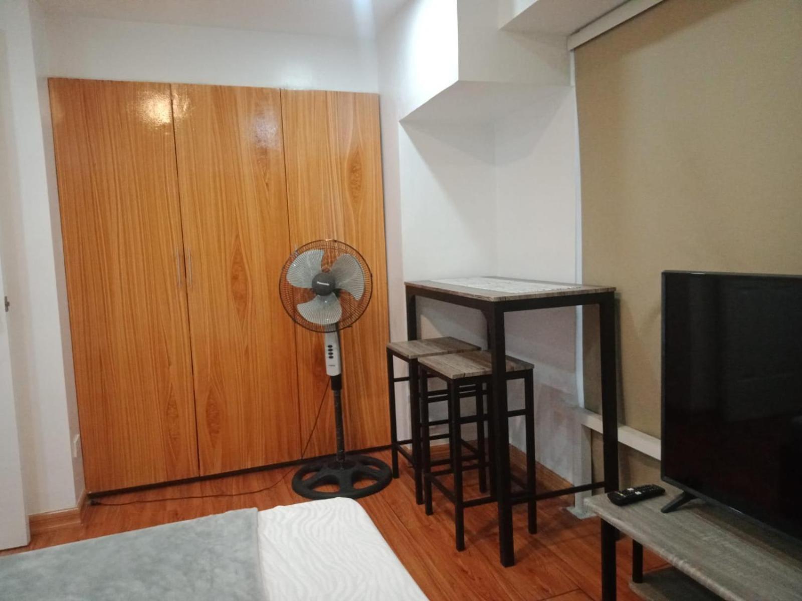 2 Bedrooms Units Forbes Area 5Th Avenue Bgc Center Маніла Екстер'єр фото