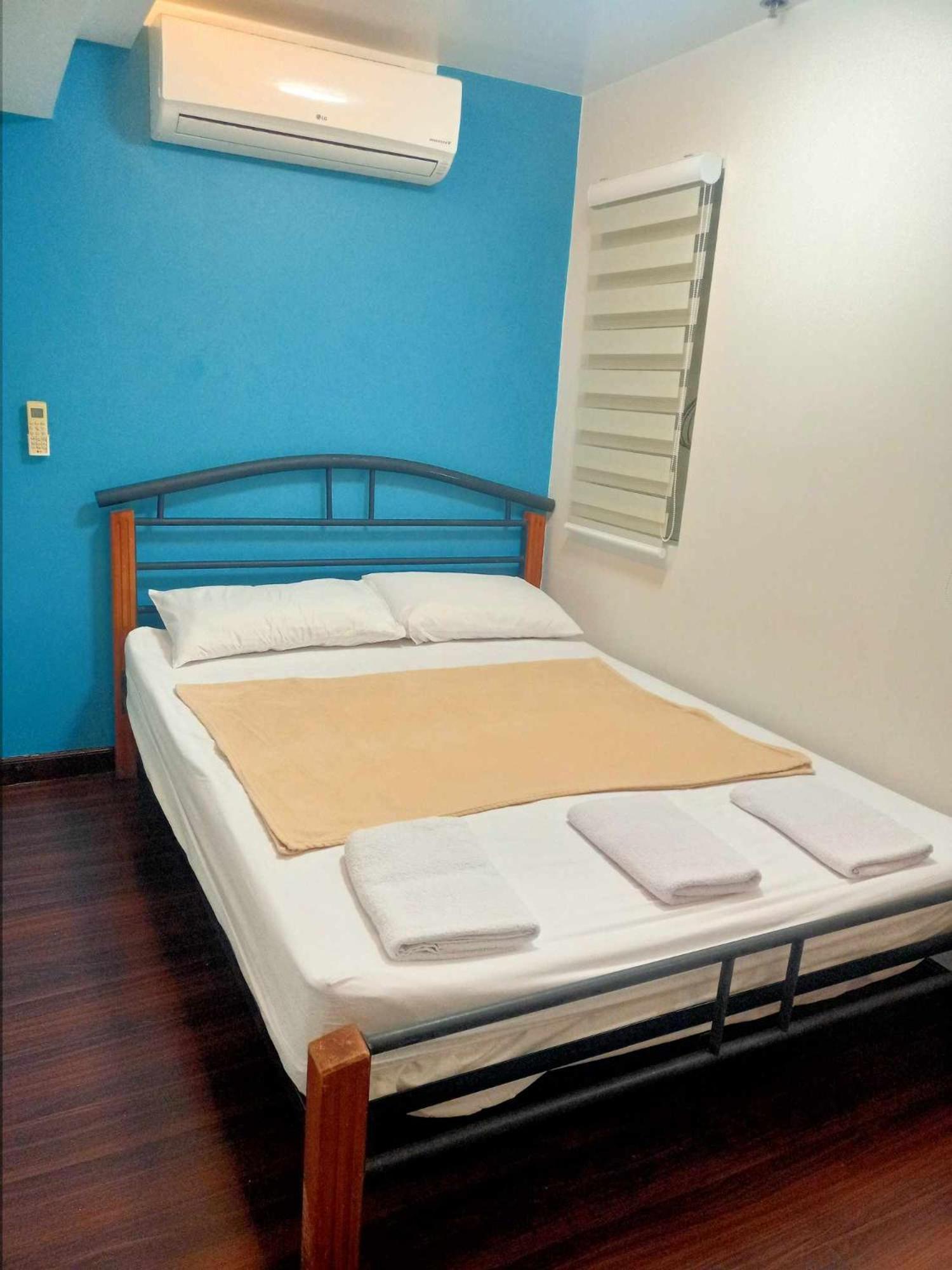 2 Bedrooms Units Forbes Area 5Th Avenue Bgc Center Маніла Екстер'єр фото