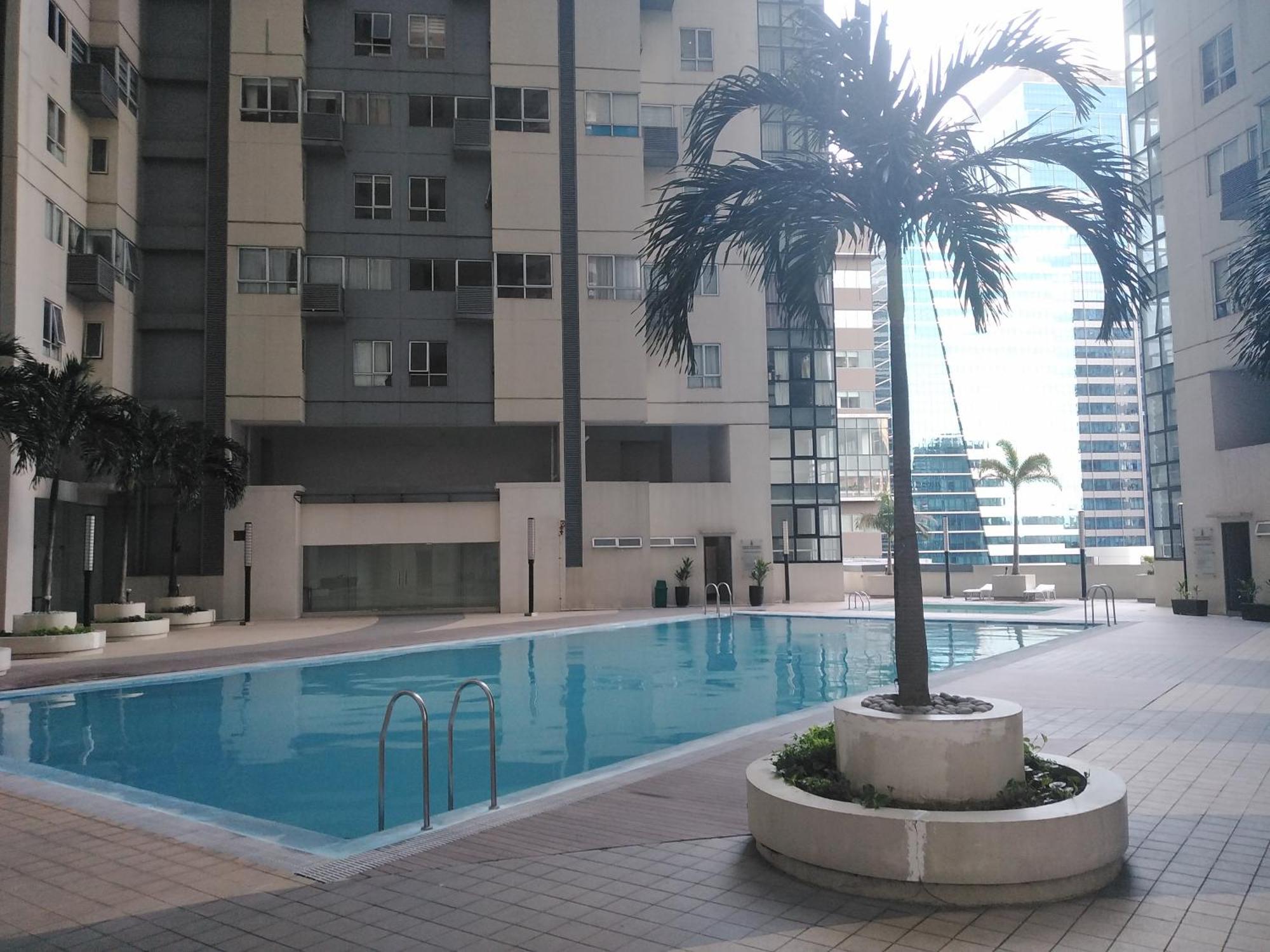 2 Bedrooms Units Forbes Area 5Th Avenue Bgc Center Маніла Екстер'єр фото